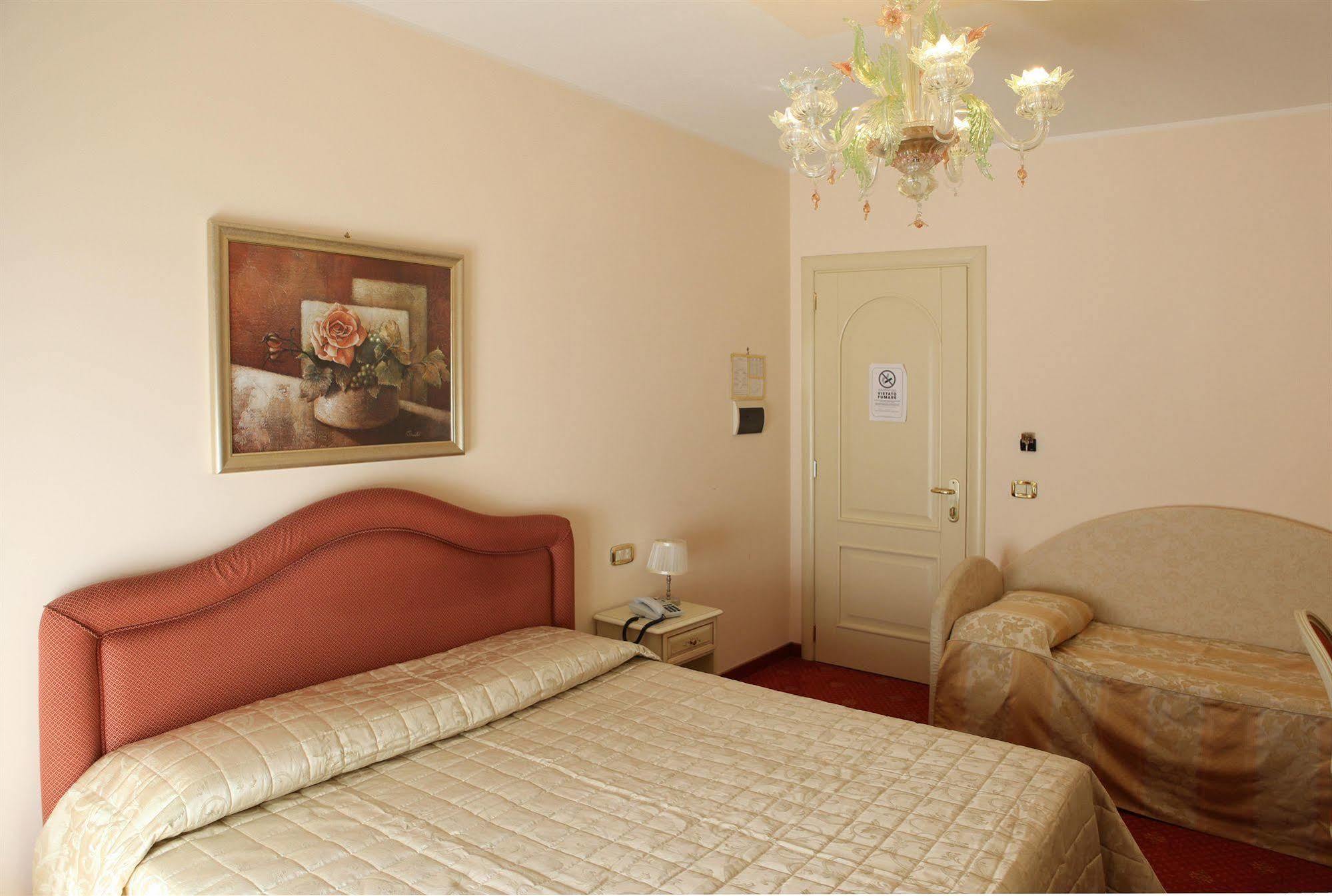 Nice Hotel Mestre Exteriér fotografie